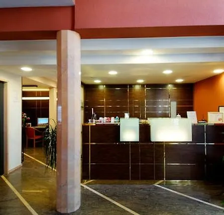 Maxim Hotel