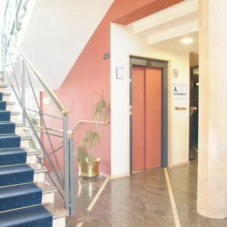 Hotel Maxim 3*