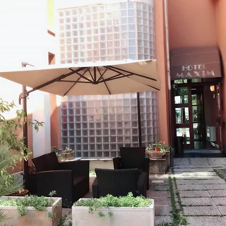 Maxim Hotel 3*