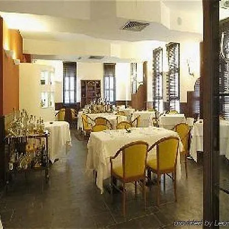 Maxim Hotel