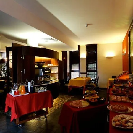 Maxim Hotel 3*