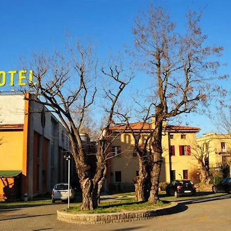 Maxim Hotel