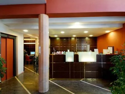 Maxim Hotel