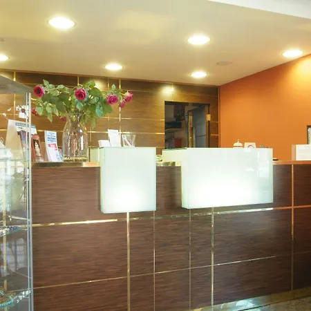 Maxim 3* بولونيا