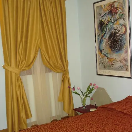 Maxim Hotel Bolonia